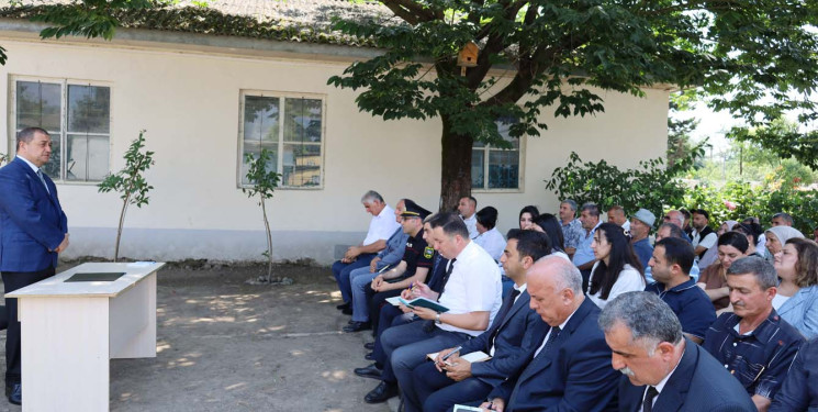 Qapıçıməhəllə kəndində səyyar qəbul və görüş